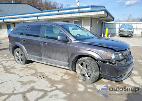 2017 Dodge Journey Crossroad z USA, uszkodzony, nr VIN 3C4PDDGG1HT529825
